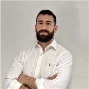 Personal trainer laureato in scienze motorie con esperienza nel settore degli sport da combattimento